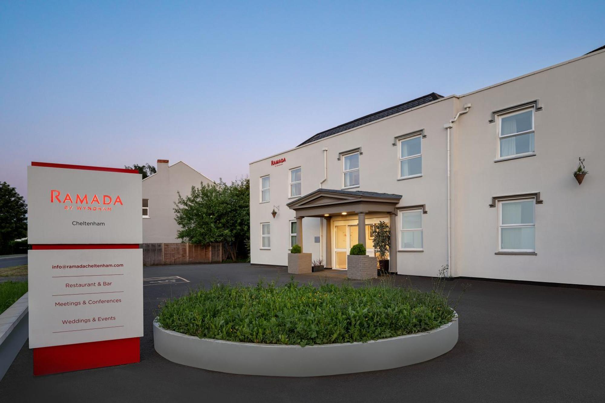 Ramada By Wyndham Cheltenham Hotel Exterior photo