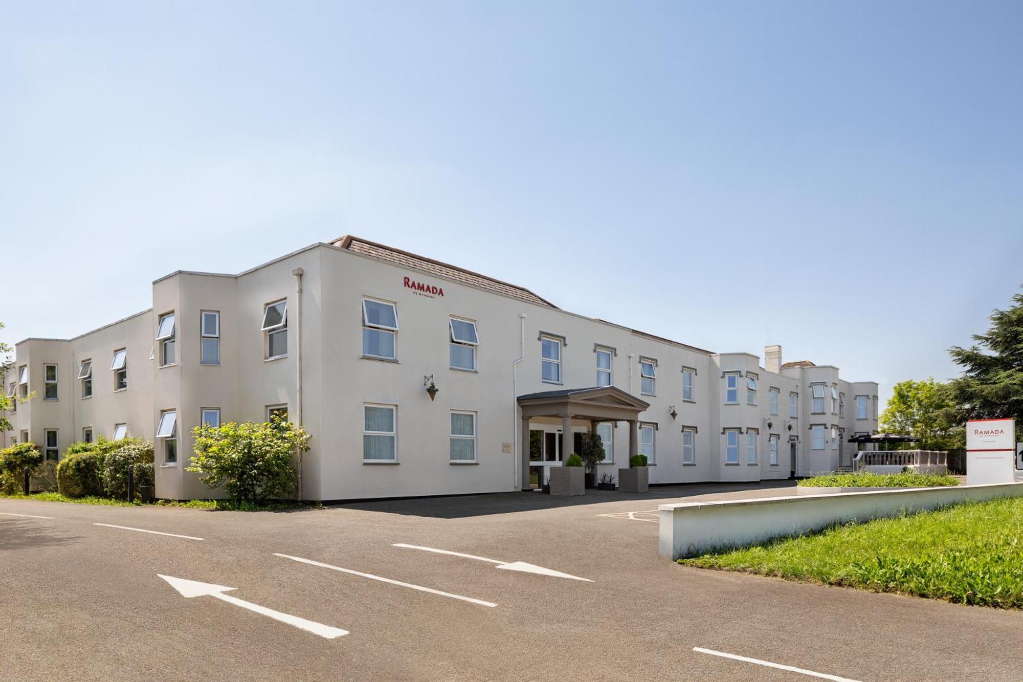 Ramada By Wyndham Cheltenham Hotel Exterior photo