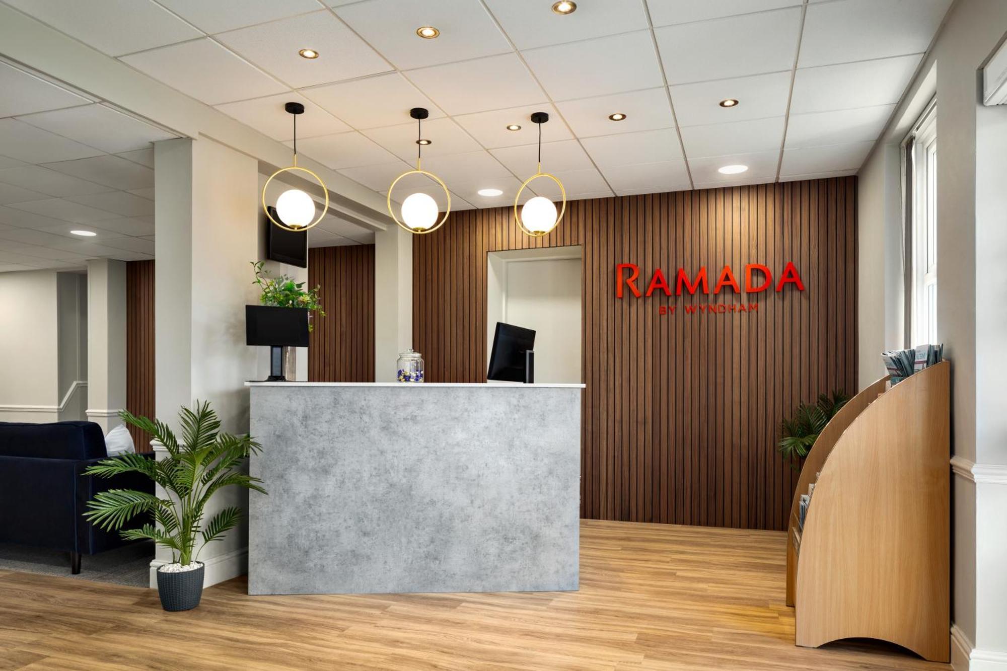 Ramada By Wyndham Cheltenham Hotel Exterior photo